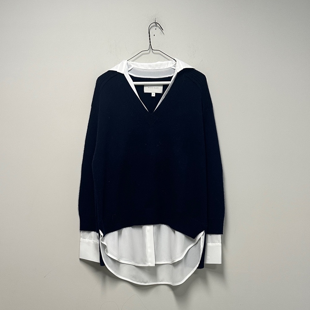 Brochu Walker Navy V-Neck Sweater with White Layered Collar